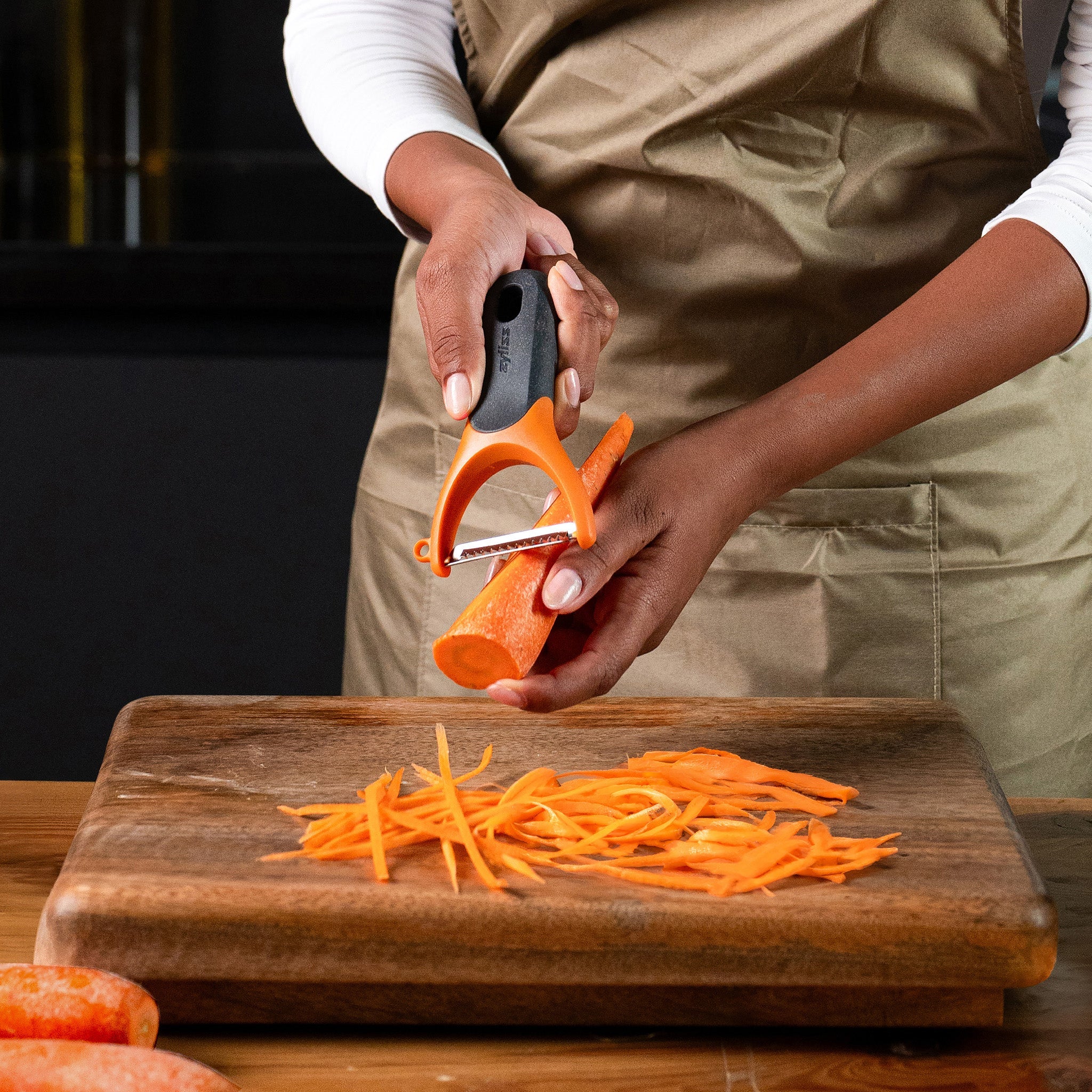 Zyliss Julienne Y Peeler – Dual-Function Peeling & Slicing Tool