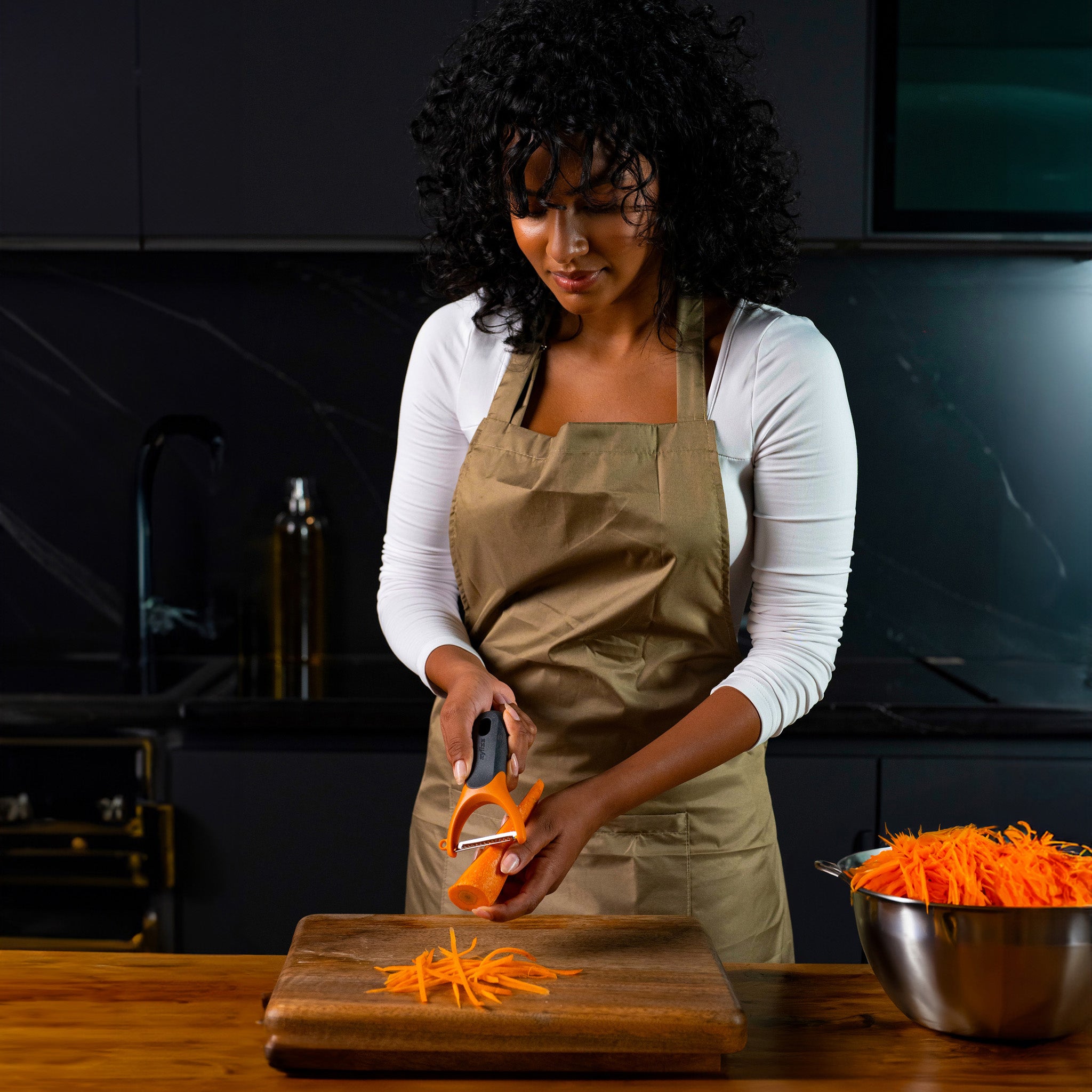 Zyliss Julienne Y Peeler – Dual-Function Peeling & Slicing Tool