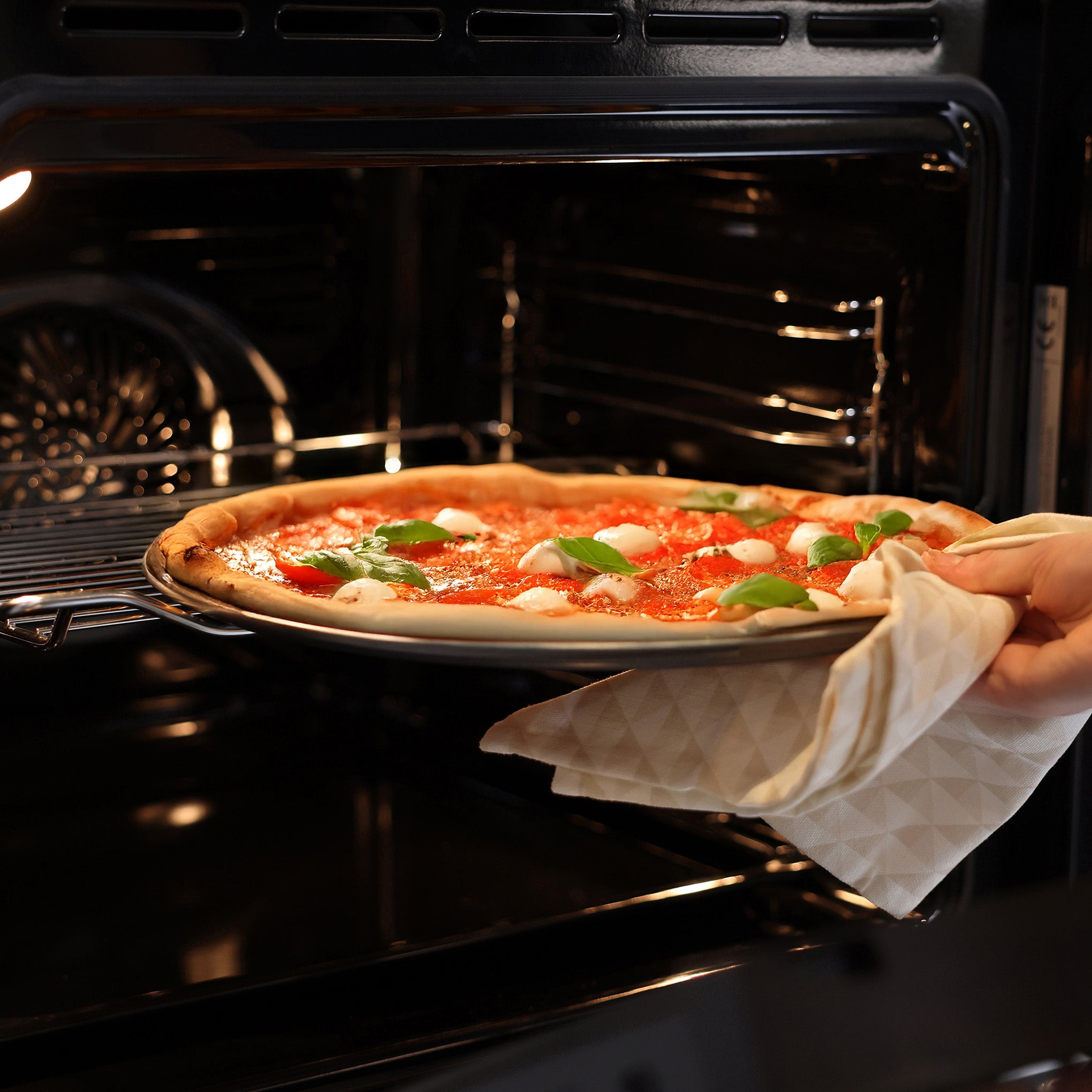 Zyliss Non-Stick Pizza Tray 36 cm (14